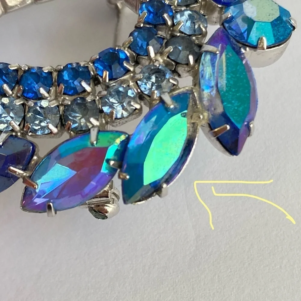Aurora Borealis Blue Rhinestone Brooch Sarah Coventry Juliana D & E‎ Vintage Pin